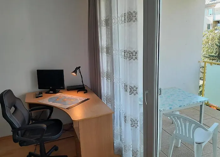 Apartmán Serviced With Sunny Balcony